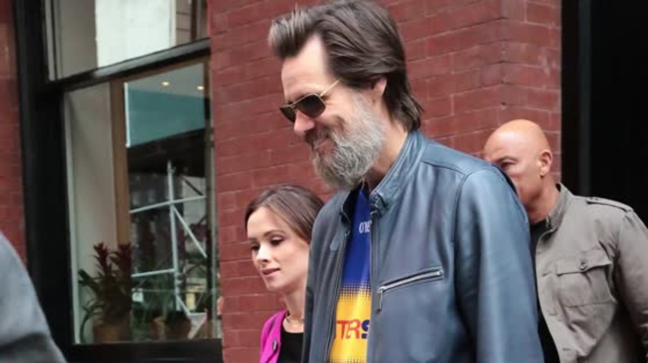 La novia de Jim Carrey se suicida