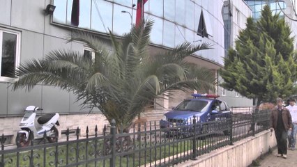 Tiranë, kapen me pistoleta dy persona me rrezikshmëri të lartë