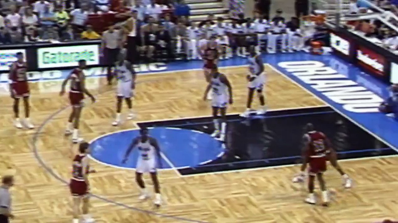 Quand Michael Jordan portait le numéro  12 aux Bulls !