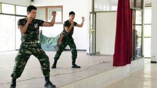 Thai and US Army soldiers train in Muay Thai