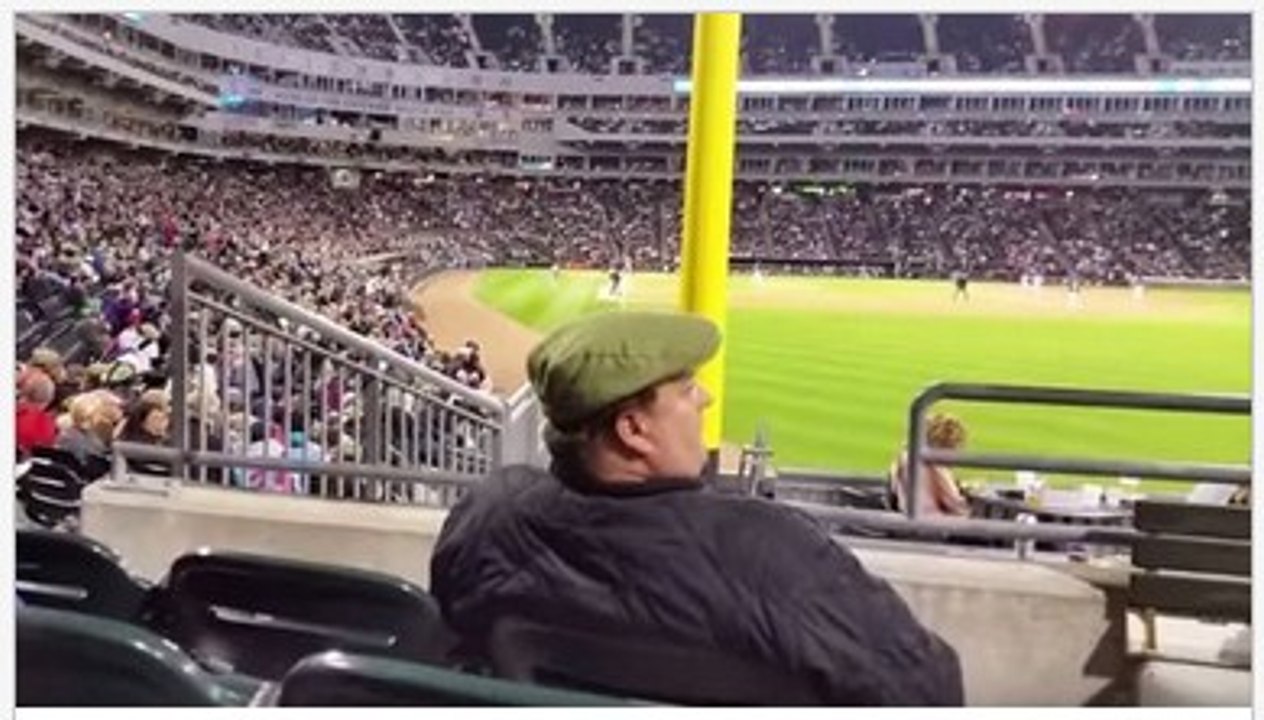 White Sox fan hates the wave
