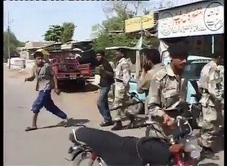 کراچی میں رینجرز کی مہاجر آبادیوں میں محبت کی داستانیں۔