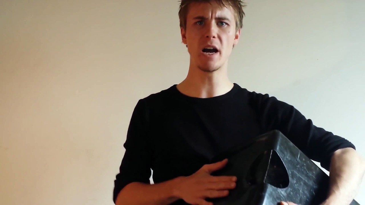 La dance music résumée en 30 secondes... Belle parodie!