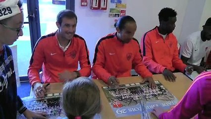 Séance de dédicaces à Francis-Le Blé