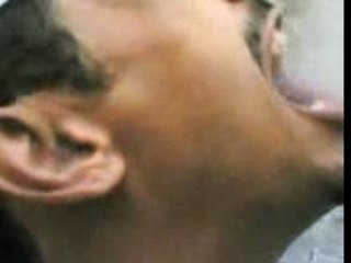 Fumee-cigarette-oreille