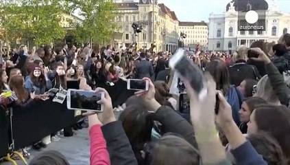 Liam Hemsworth sorgt für Jubel in Zürich
