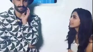 Ranveer Singh n Deepika Padukone's Dubsmash video.