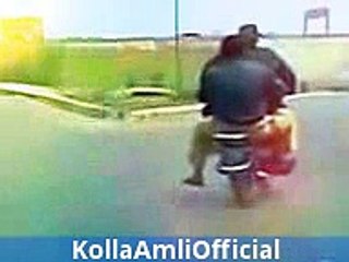 Pakistan Punjab Police On a Road Very Funny [Kolla Amli Official]