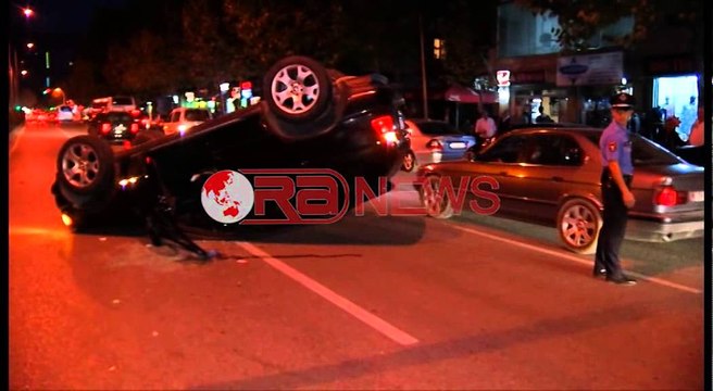 Aksident automobilistik tek “21 Dhjetori” , plagosen lehtë dy persona - Ora News - Lajmi i fundit