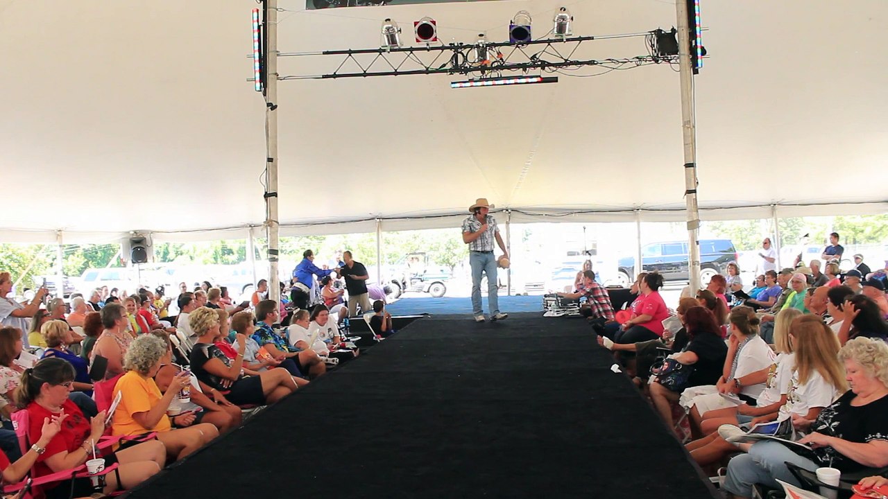 Andy Svrcek sings 'Make The World Go Away' Elvis Week 2015