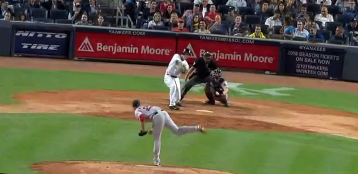 Fan at Yankees game botches three chances to catch foul ball