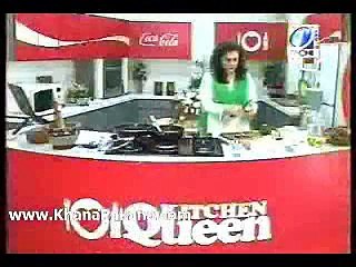 Chicken Pizza - Ambreen Khan in Cooking Show Kitchen Queen on Tv One_clip2