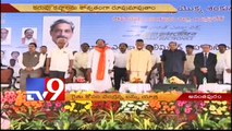 Don't commits suicides - Chandrababu to farmers in Rythu Yatra