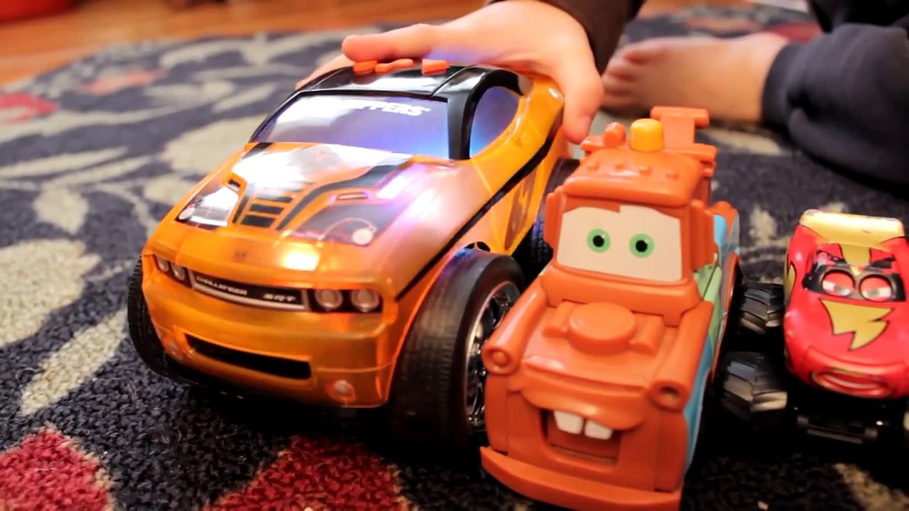 CARS 2 TOW MATER toys kids playing fun LIGHTNING MCQUEEN Disney movie story