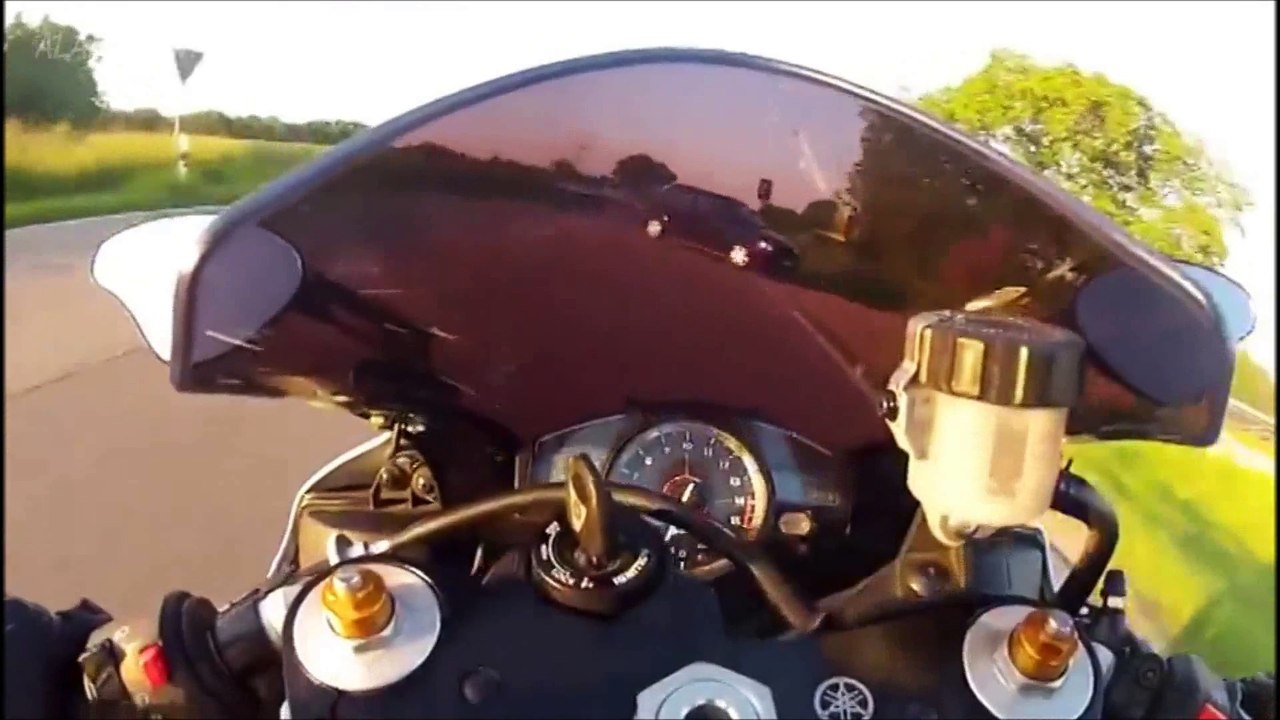chance ou bon conducteur ? luck or good driver ? Close Call biker moto warning
