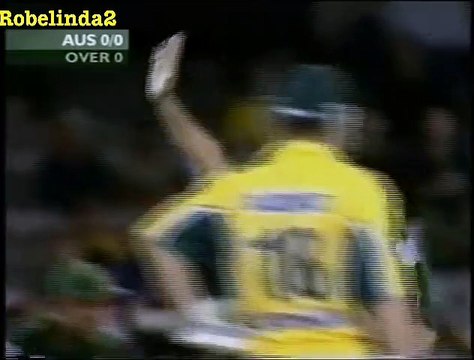 Wasim Akram owns Ponting and Gilchrist in 1st over