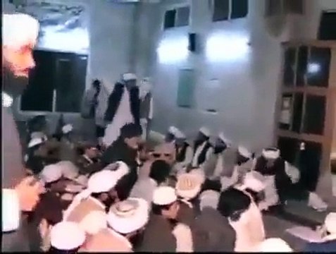 Watch What These Mullahs Are Doing in A Mosque, Really Surprising