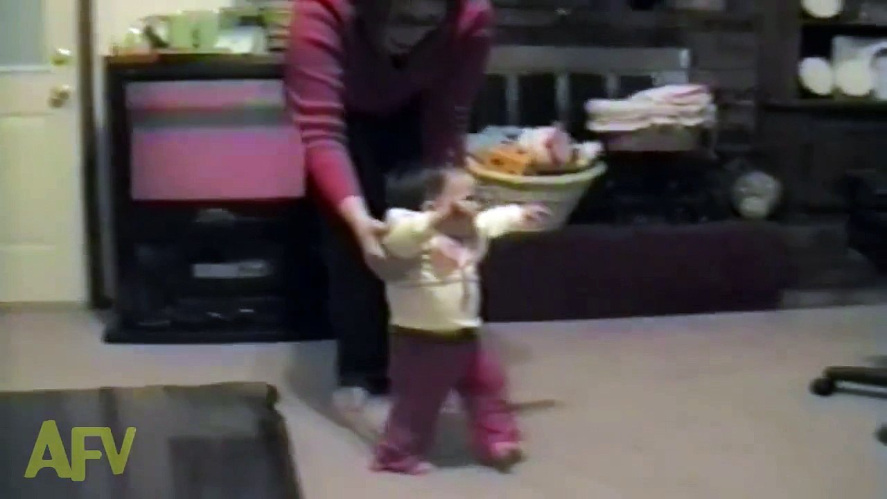 Ce chien va faire caca au bon moment et au bon endroit... C'est pas de chance!