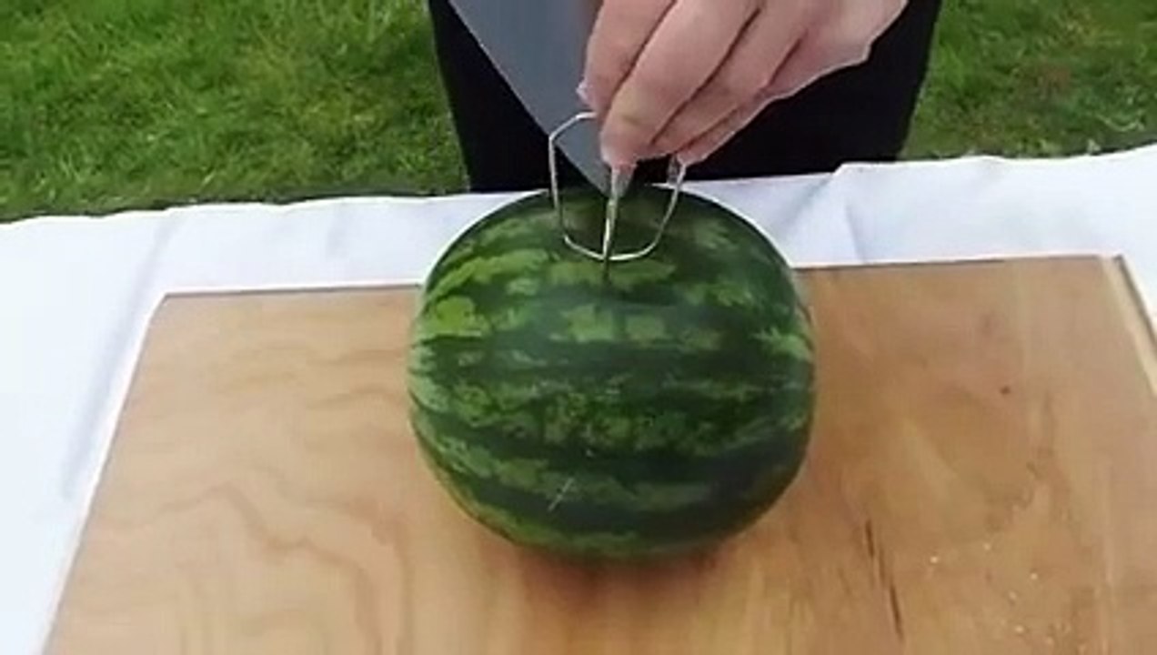 how to make a juice of water melon,watch this amazing video