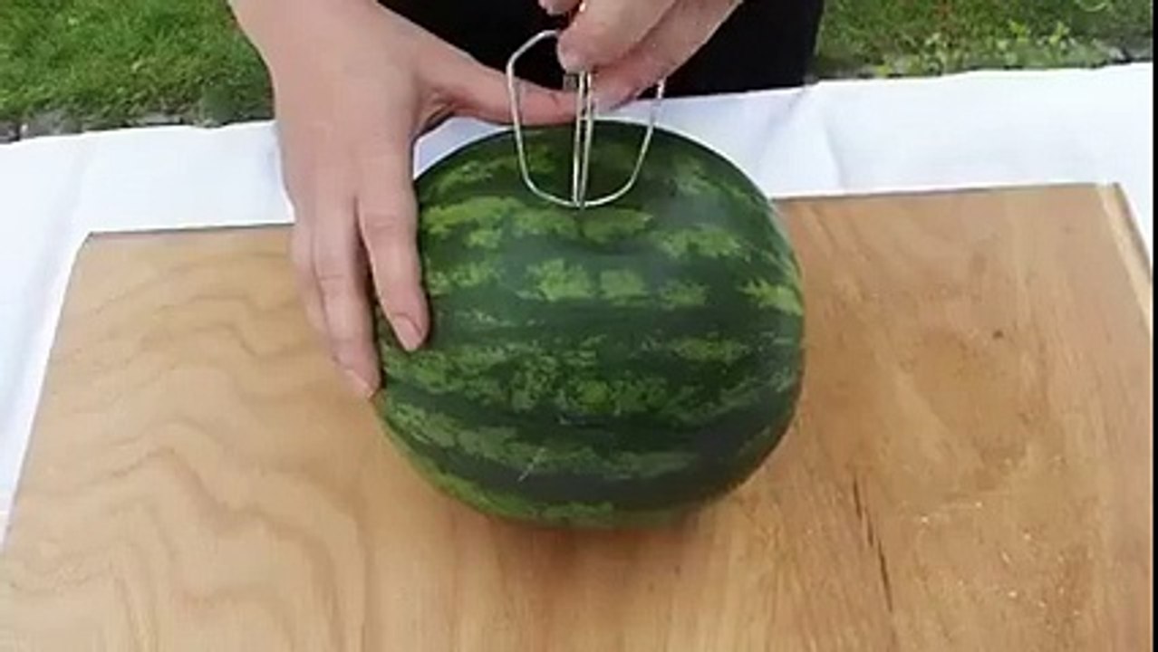 Watermelon Juice easy tip and life hacks
