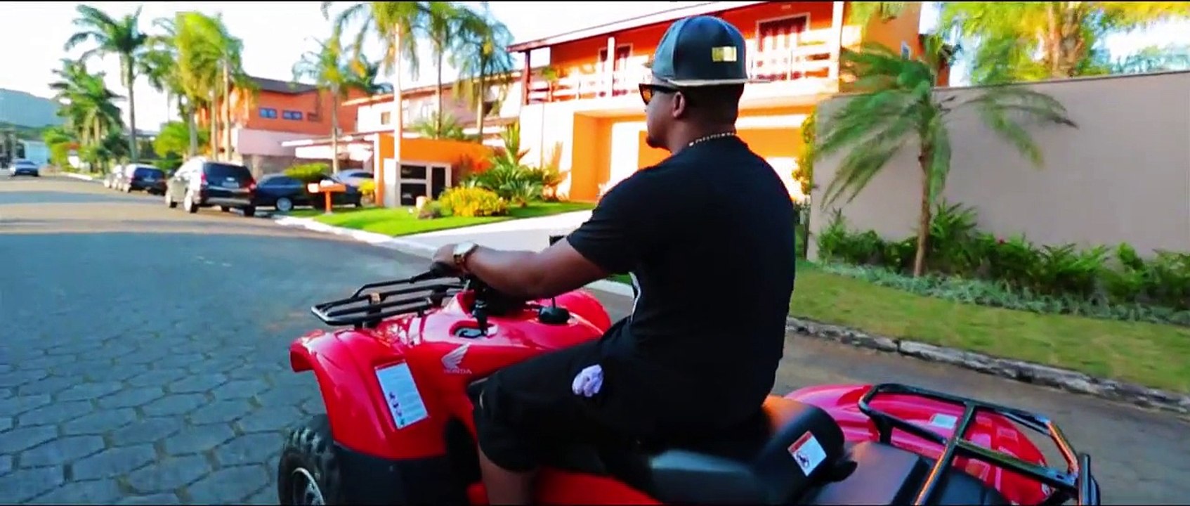 MC Marquinhos MK - Cheio do Dinheiro (KondZilla)