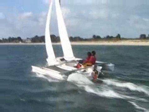 Astus 16.1 naviguant à 15 noeuds ..