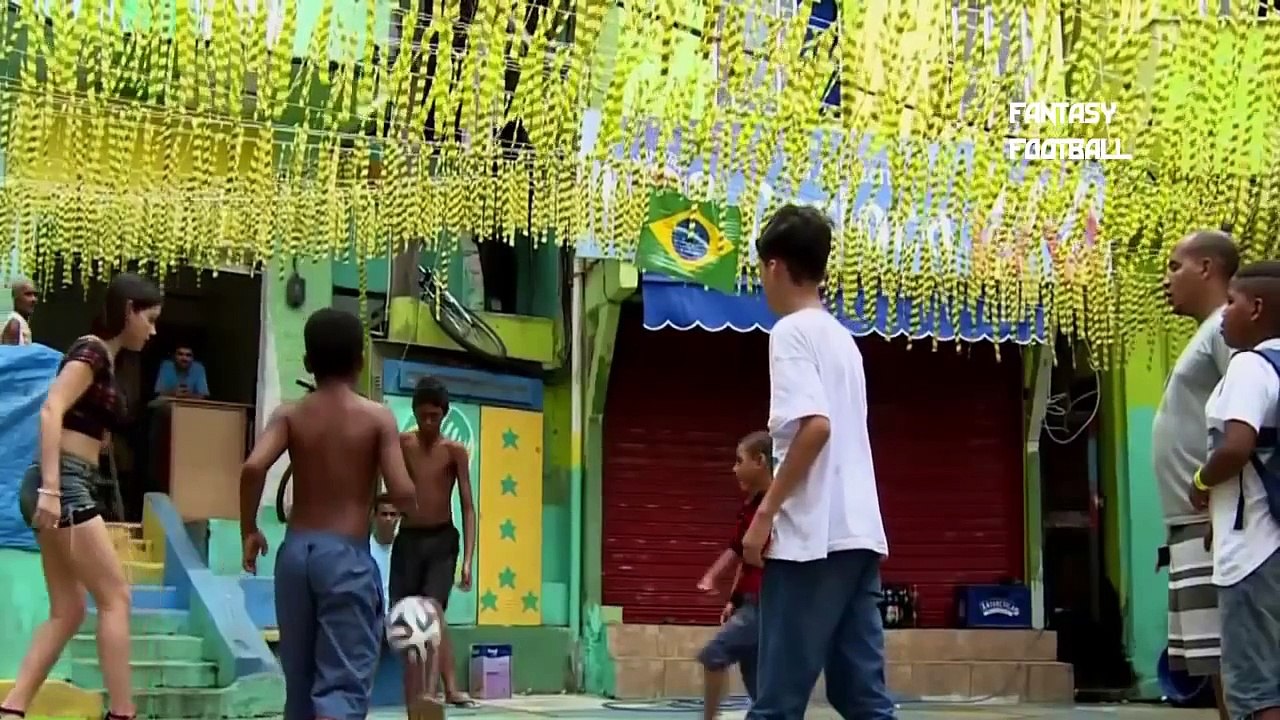 Freestyle Football 2014 by Model Fiorella Castillo Amazing Freestyle Football