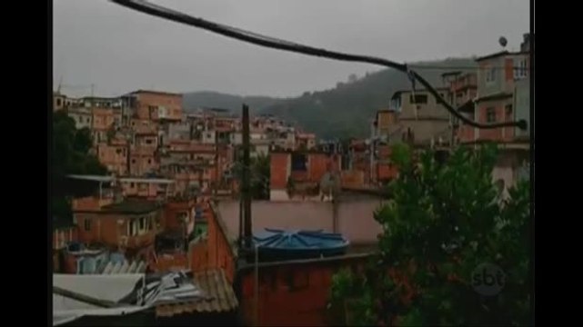 Série de homenagens marca enterro do dublador de Harry Potter