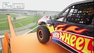 The Yellow Driver's World Record Jump
