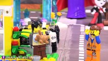 LEGO MOVIE Double Decker Couch Build  Joker DC Villains Chase LEGO Emmet! By HobbyKidsTV
