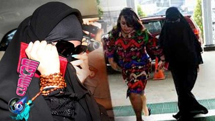 Bercadar, AA Ngaku Tak Dipaksa Layani Klien - Cumicam 02 Oktober 2015