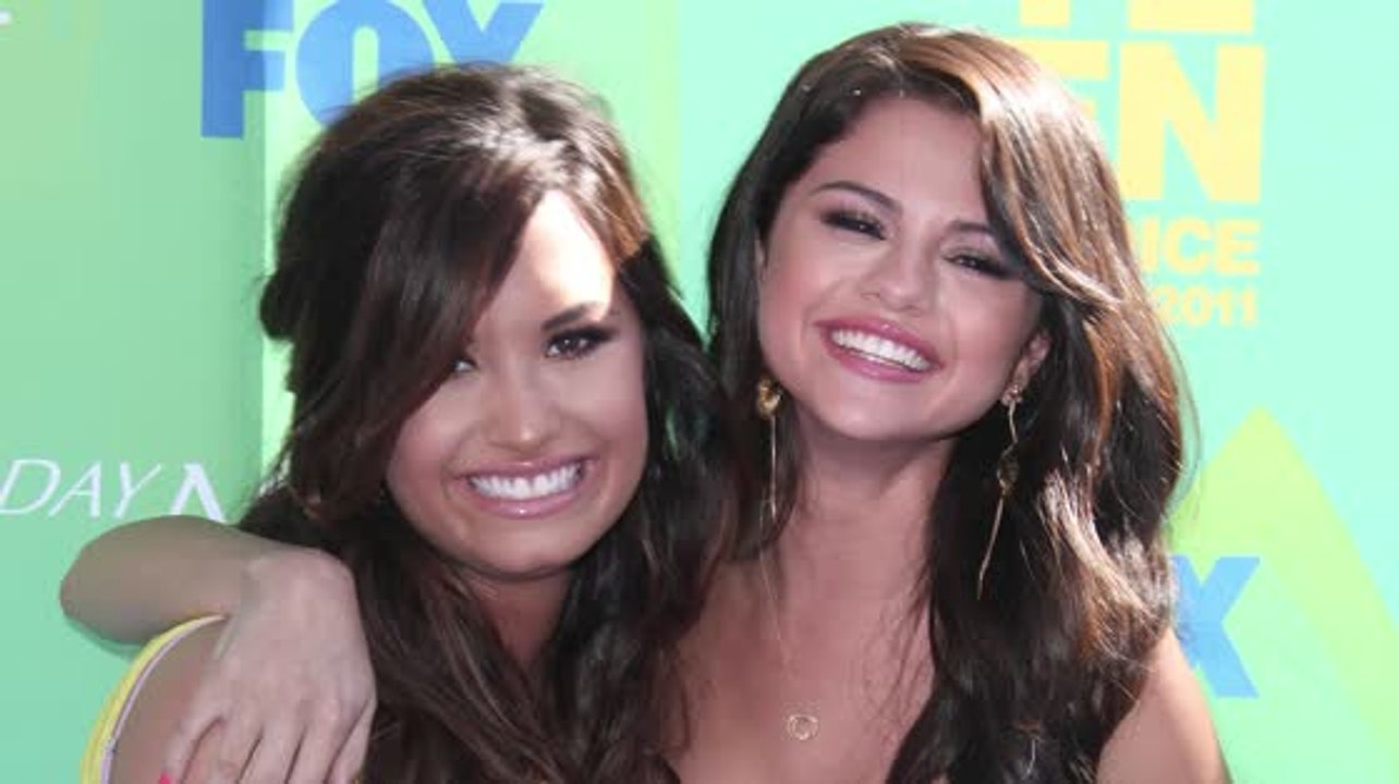 Demi Lovato sagt, dass 'der Mist' in den Magazinen nicht immer wahr ist