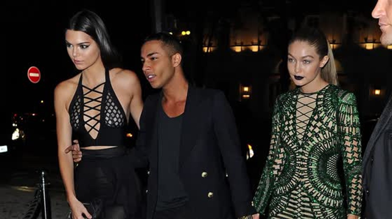Kendall Jenner und weitere Stars mit tollen Bauchmuskeln