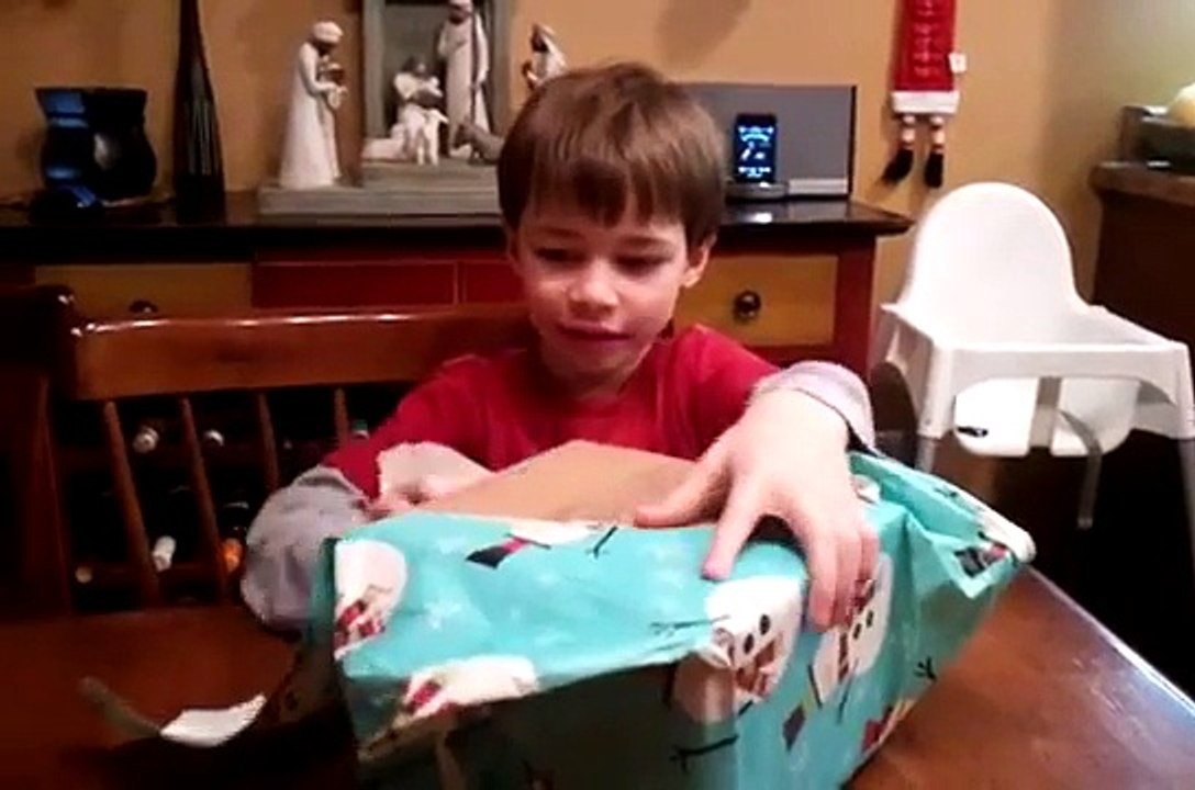 Jimmy Kimmel worst presents ever youtube challenge jimmy kimmel worst christmas Present ev