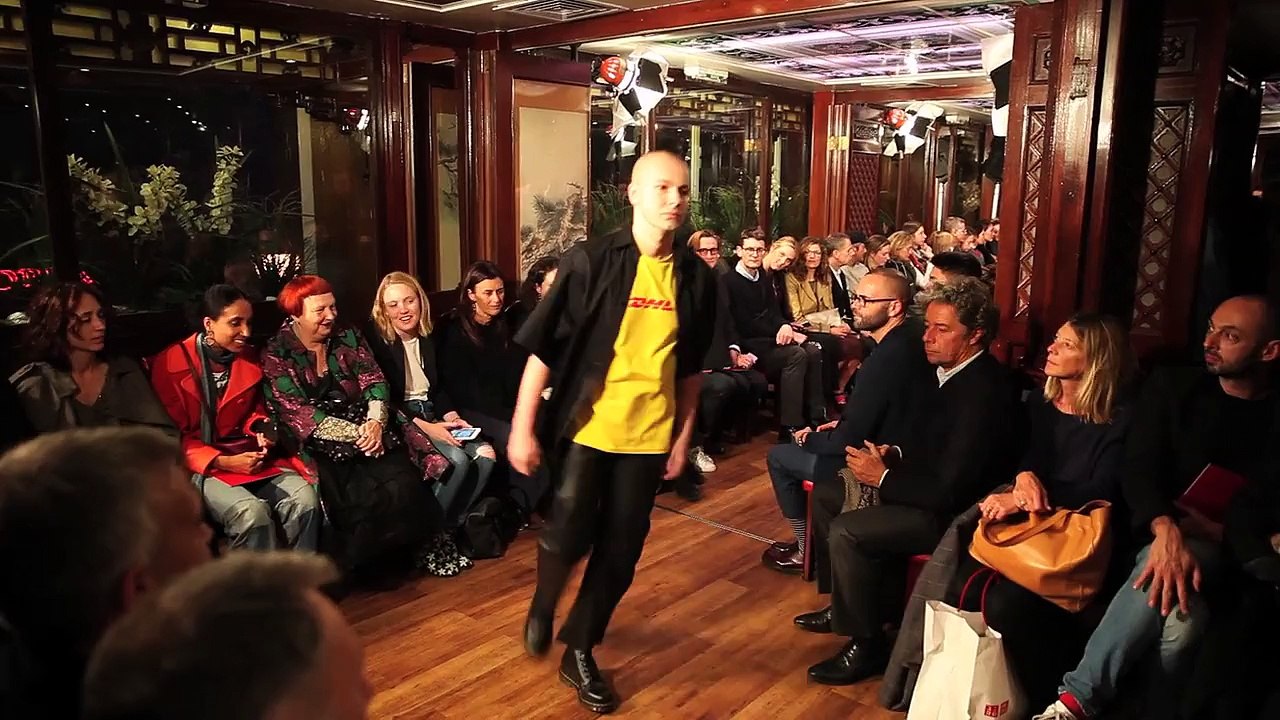 Le défilé Vêtements printemps-été 2016