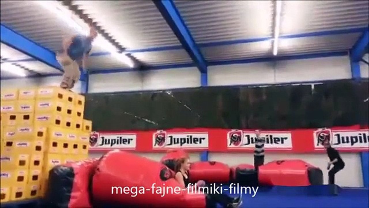 Śmieszne filmiki part.1 ! kompilacja wpadek mega śmieszne filmy wpadki 2015