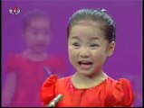 Little Chinese Girl singing with amazing expressions (FUNNY) - Tune.pk