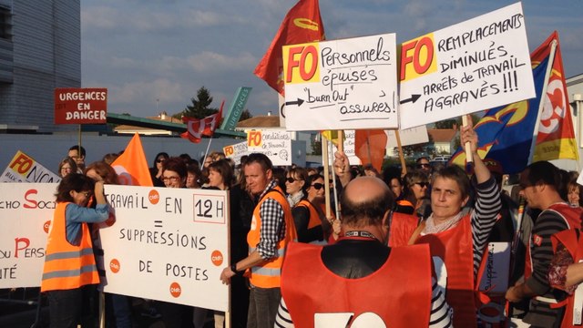 Les agents hospitaliers manifestent