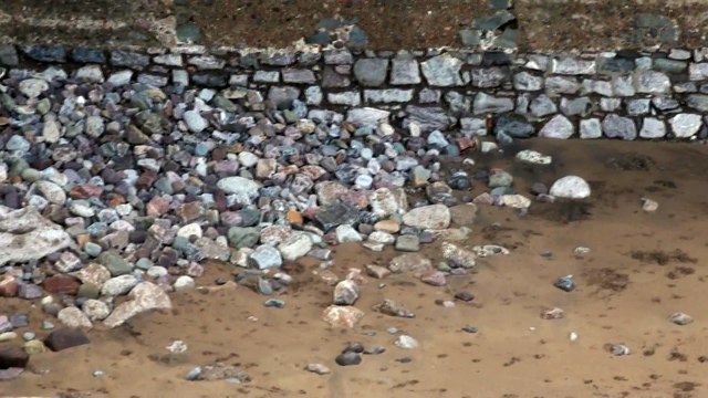 Temporal se lleva arena de la playa de Palmera Candás, Asturias