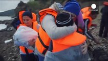 Miles de refugiados siguen llegando a las costas griegas