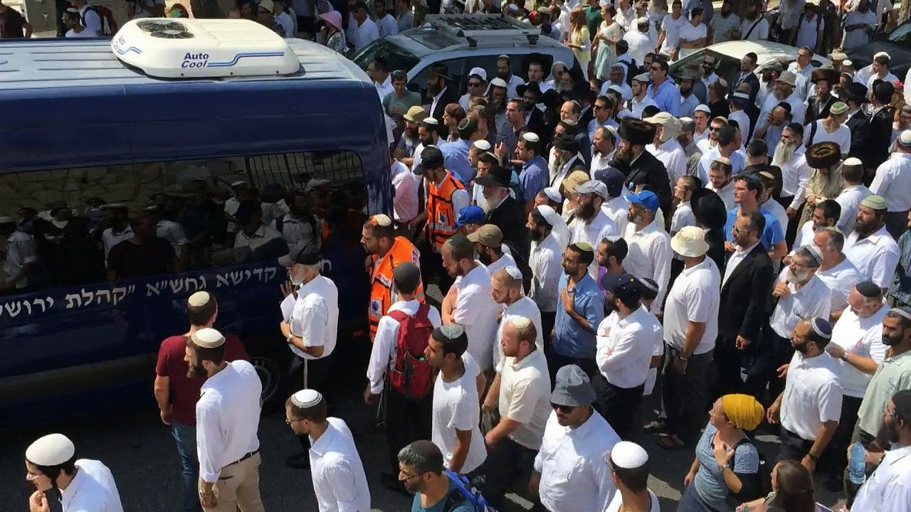 Israelíes despide a colonos asesinados
