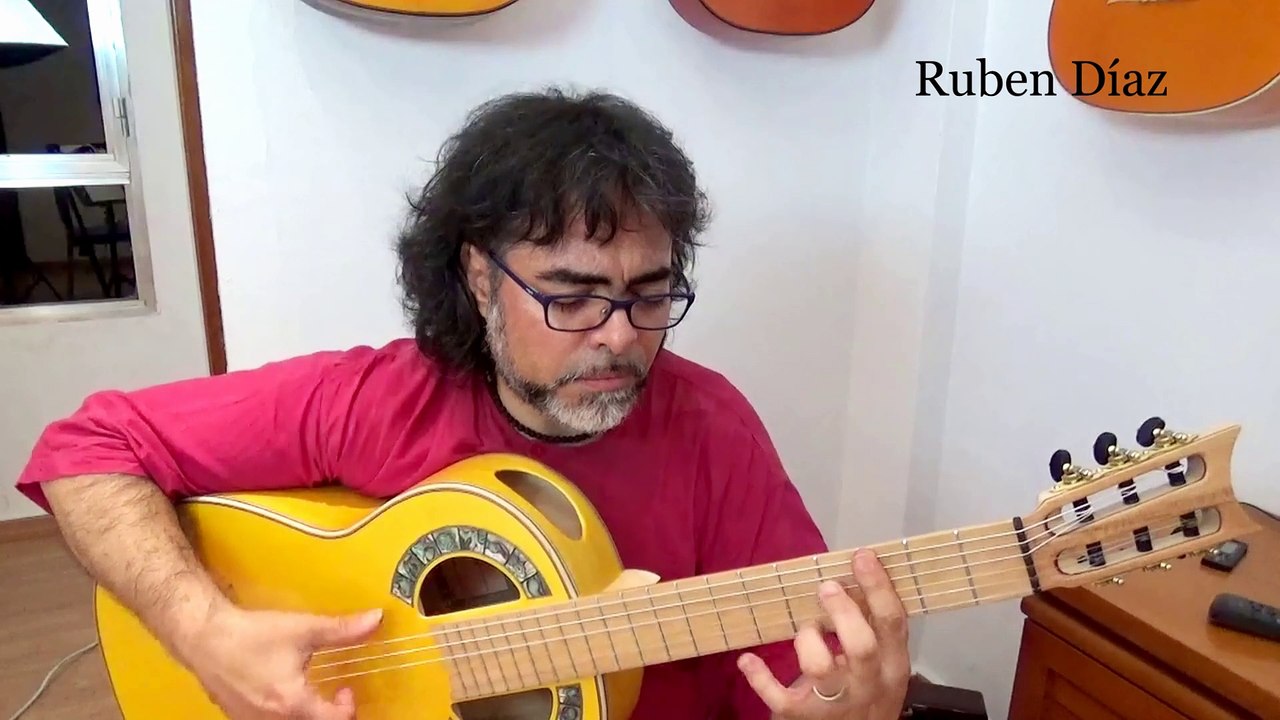 Simplicio 1929 Andalusian male/female guitars vs Barbero´s + Double vs Triple boca flamenco sound