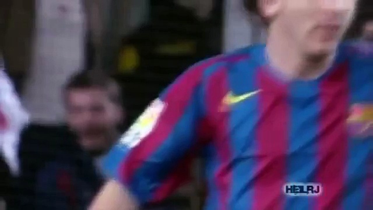 RONALDINHO HIZO A MESSI