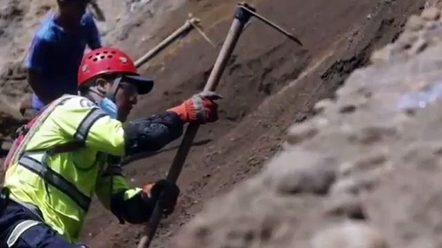 Guatemala mudslide leaves hundreds missing