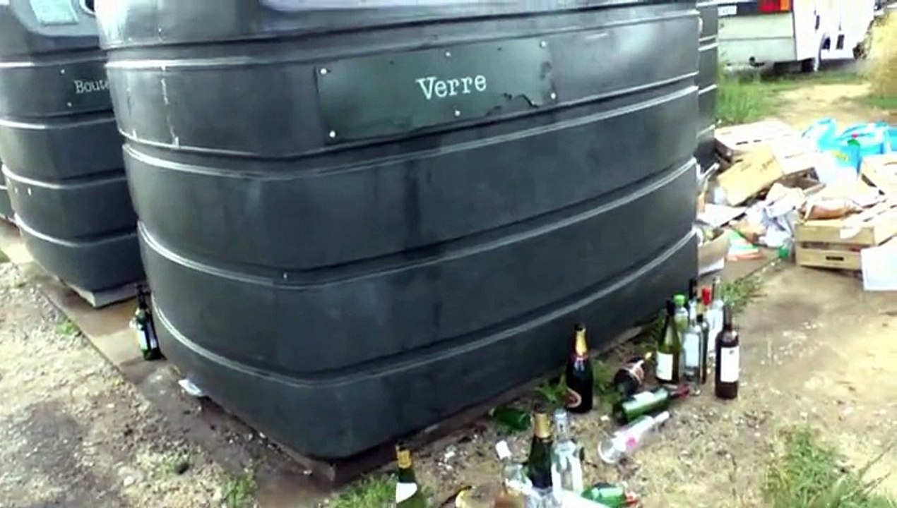 ÉTÉ 2015 - HOSSEGOR - 24 AOUT 2015 - LES CONTAINERS DU TRI SÉLECTIF DE LA STATION NOTRE DAME