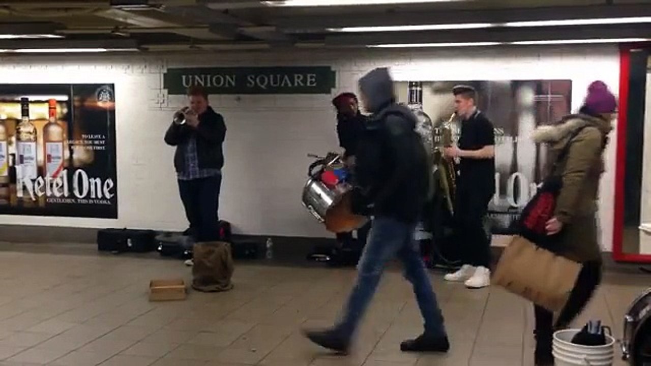 Weird Street Musicians - VideosMunch