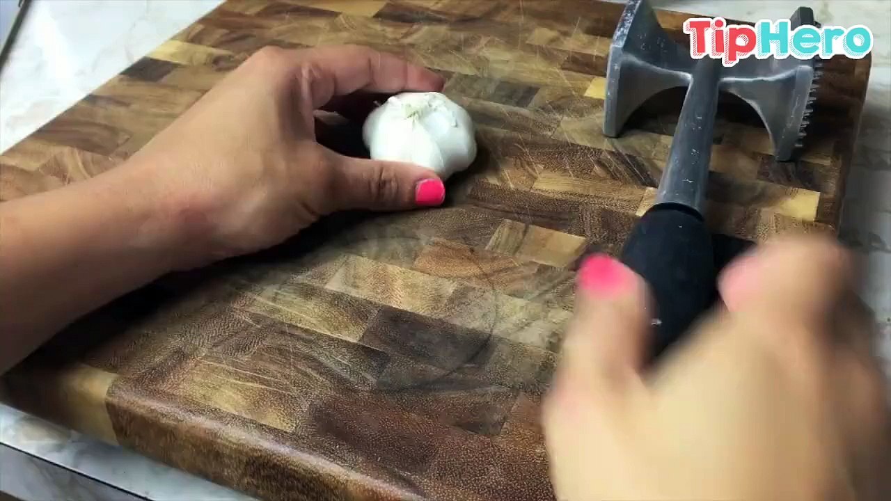 Peel Garlic in Seconds