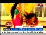 Ragini ne Phasaya Lakshya ko apni Jaal mein Lakshya ke Drink mein milaya Drags jis se Lakshya aaya Ragini ke karib - 3 october 2015 - Swaragini