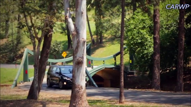 RELEASE R$ 244.900 Kia Grand Carnival 2016 8 lugares aro 18 AT6 3.3 V6 270 cv 32,4 mkgf 2.155 kg @ 60 FPS