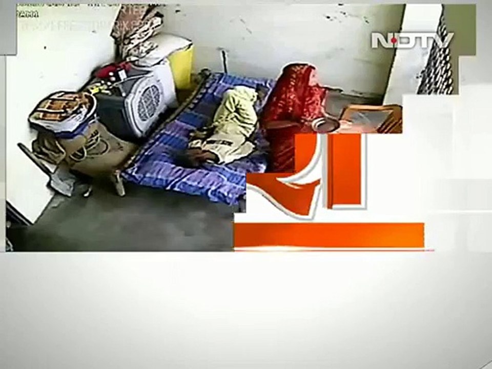 A Woman Caught Red Handed on CCTV Camera - Video Dailymotion